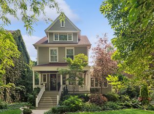 5435 N Magnolia Ave, Chicago, IL 60640