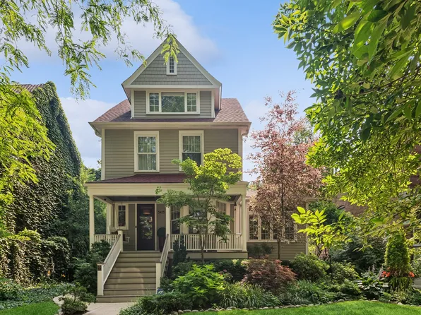 5435 N Magnolia Ave, Chicago, IL 60640