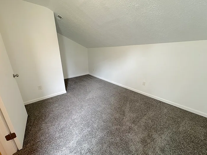516 Homestead Ave — Photo 29