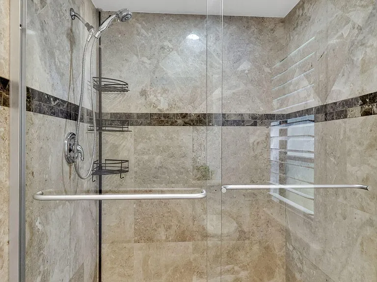 804 Foxpointe Cir — Photo 41