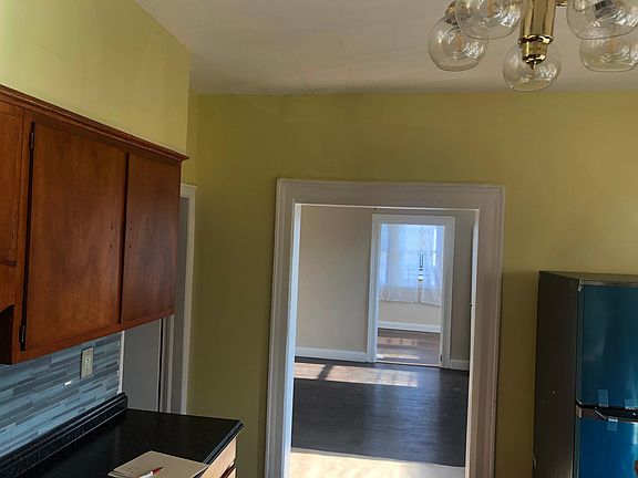 5th image of 113 W Sidney Ave Floor 2