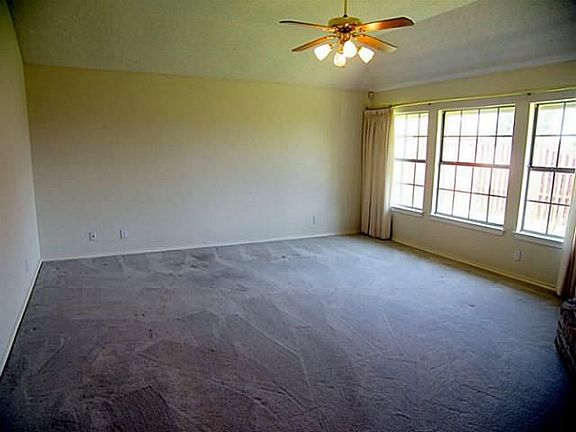 5th image of 795 Maplewood Dr