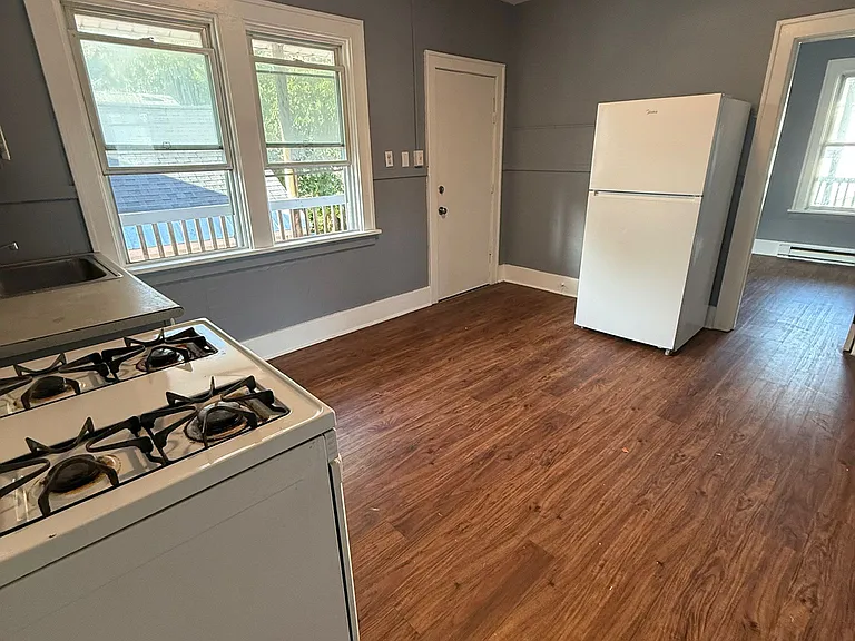 1231 Congress St #2R — Photo 3