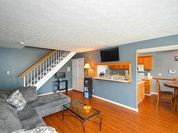 2nd image of 31 Moonbeam Ct #7-C1