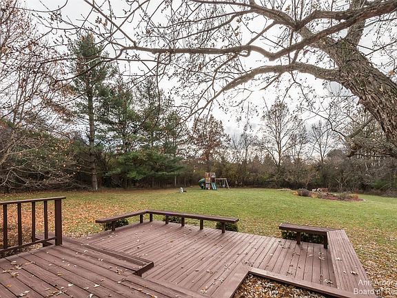 3rd image of 3737 Bradford Square Dr
