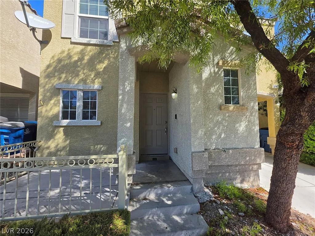 3 bed, 2.5 bath, 1298 sqft, $1,800 — Photo 2