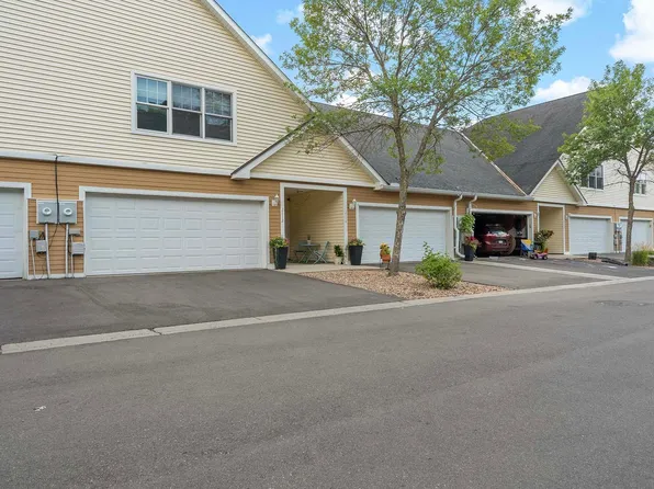 2112 Village Trl, Mound, MN 55364