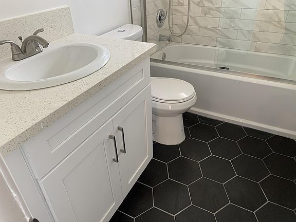 5th image of 1928 S Mariposa Ave APT 1