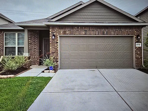 2714 Summer Ln Photo 1