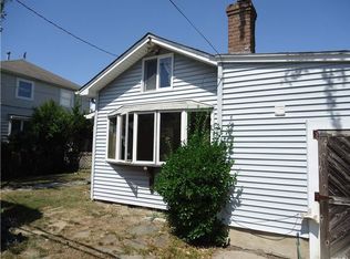 671 Fishermans Rd, Baldwin, NY 11510