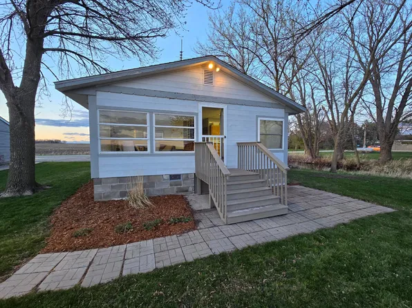 17039 Dickenson Ln, Waterville, MN 56096