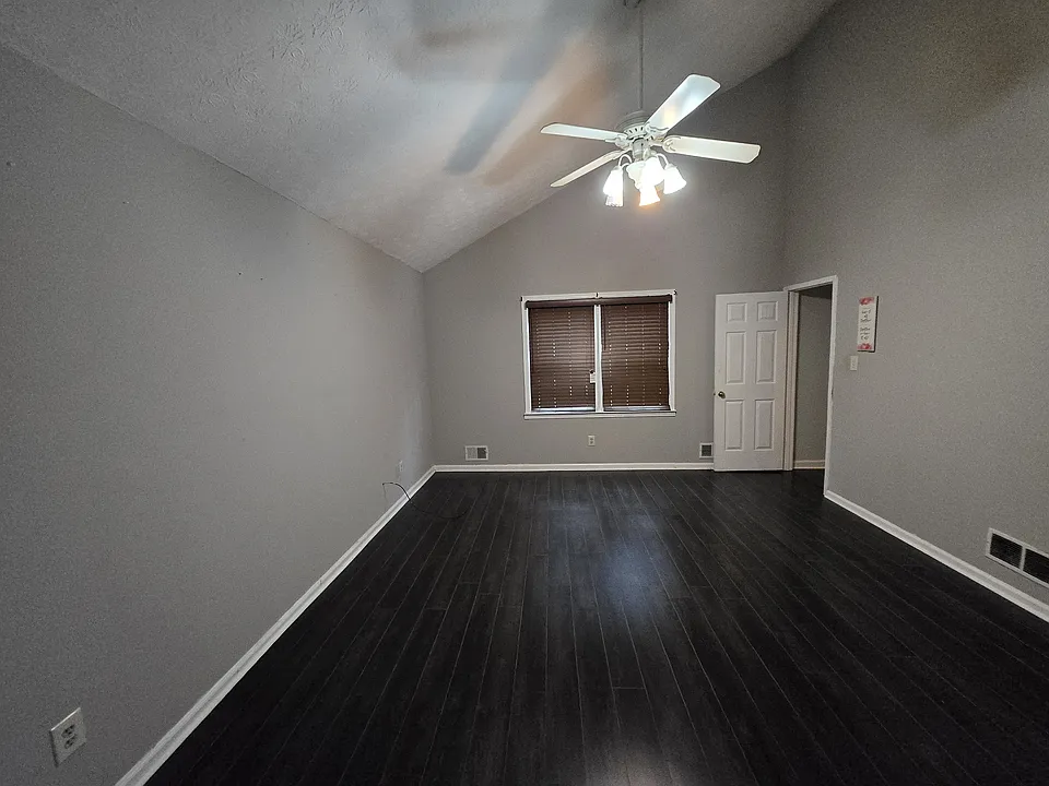 110 Adams Ct
