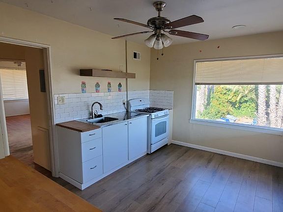 5th image of 310 Hillside Ter APT A