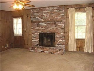4th image of 102 Tennyson Ct