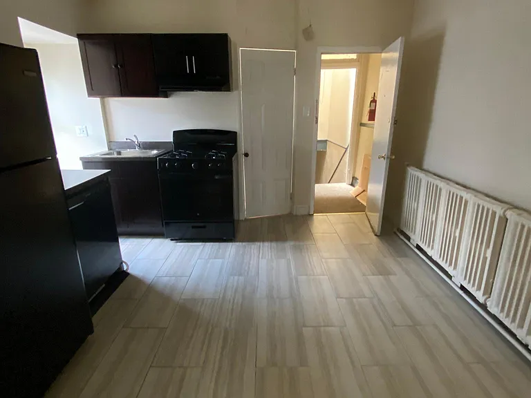 3723 Spring Garden St #3R — Photo 2