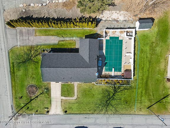 3rd image of 30 Flora Dr