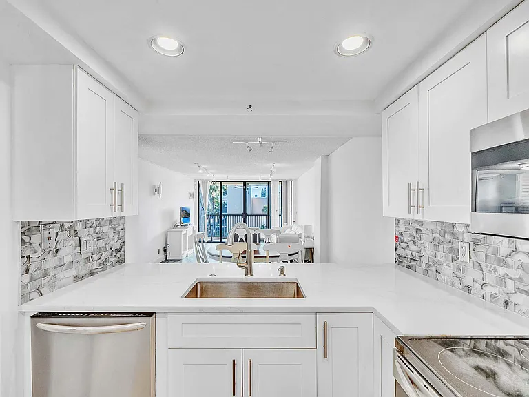 17 Royal Palm Way #3010 — Photo 11