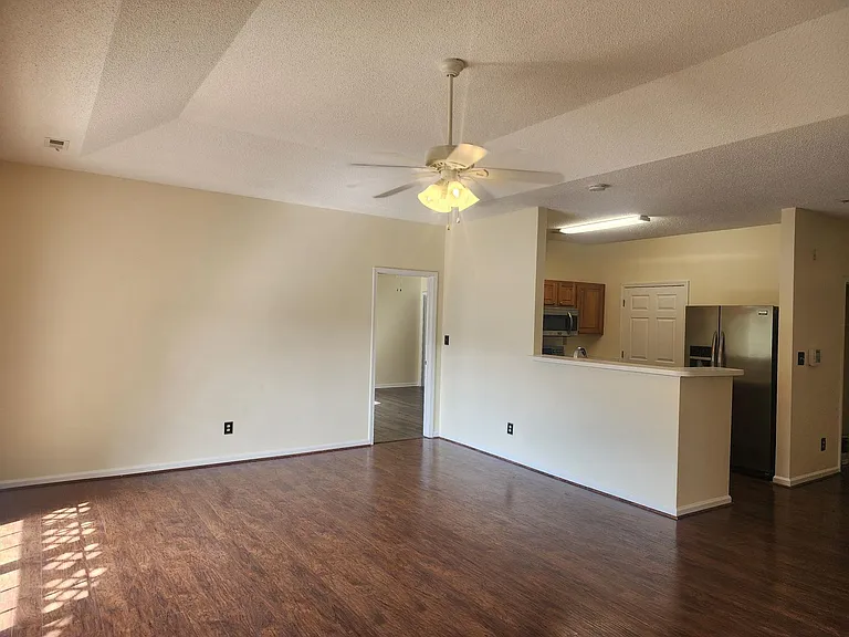 121 Wexford Dr #207 — Photo 2