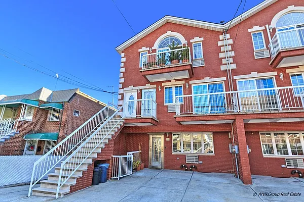 Sold by Arvik Group Real Estate | media 26