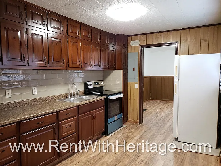 11931 Veterans Memorial Hwy — Photo 6