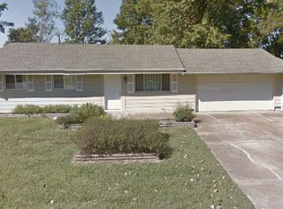 1420 Valiant Dr, Fenton, MO 63026