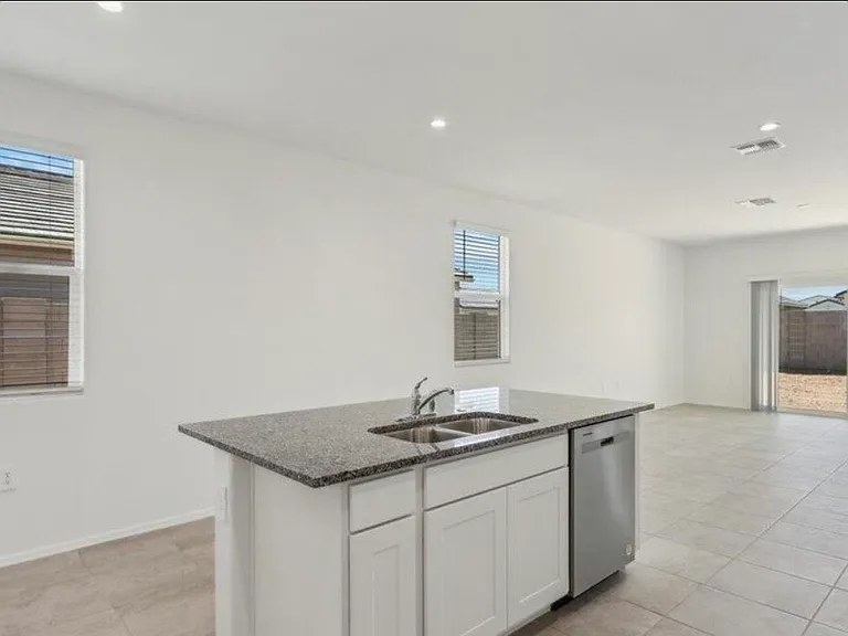 35672 W San Ildefanso Ave — Photo 7