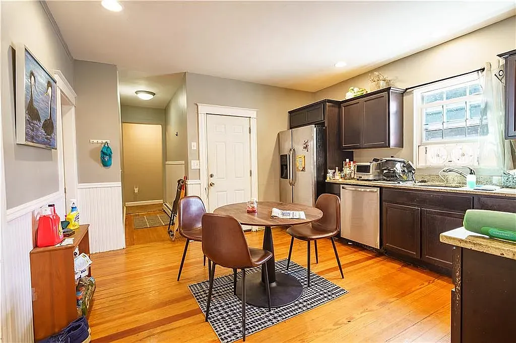 4 bed, 1282 sqft, $2,800 — Photo 4