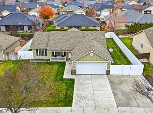 8826 W Bruneau Pl, Kennewick, WA 99336