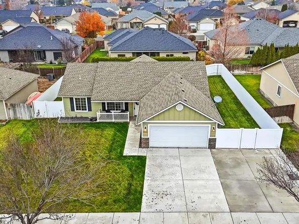 8826 W Bruneau Pl, Kennewick, WA 99336