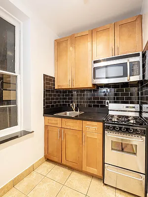 Rented by City Connections Realty | media 3