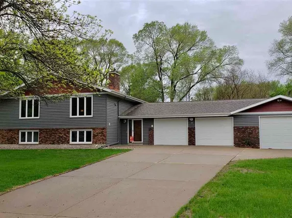 1486 Leonard St, Saint Peter, MN 56082