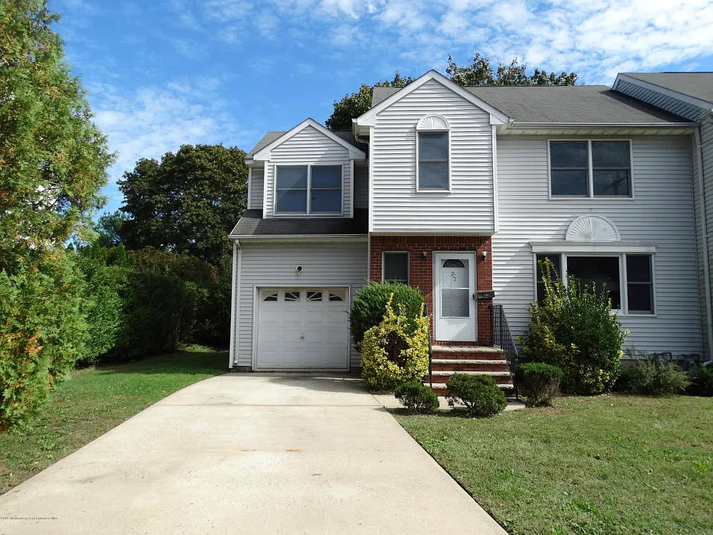 707 Wertheim Pl photo 1