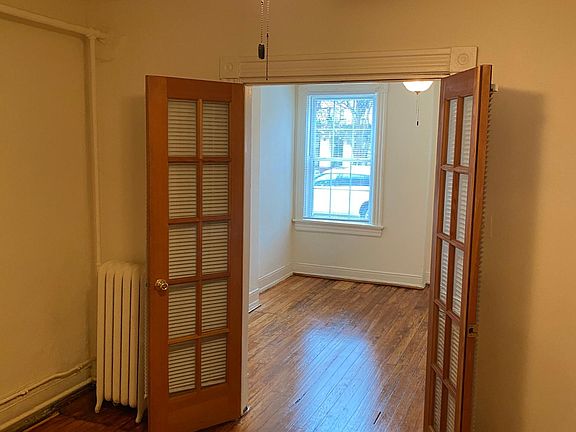 3rd image of 3025 Ellwood Ave APT A