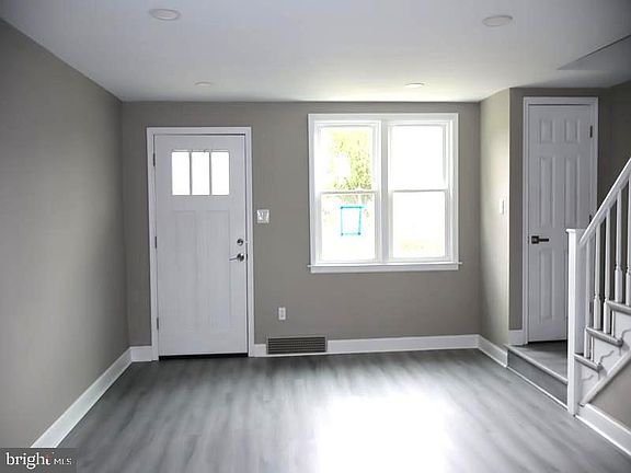 5th image of 950 Argyle Rd