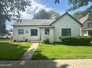 203 5th Ave SE, Clark, SD 57225