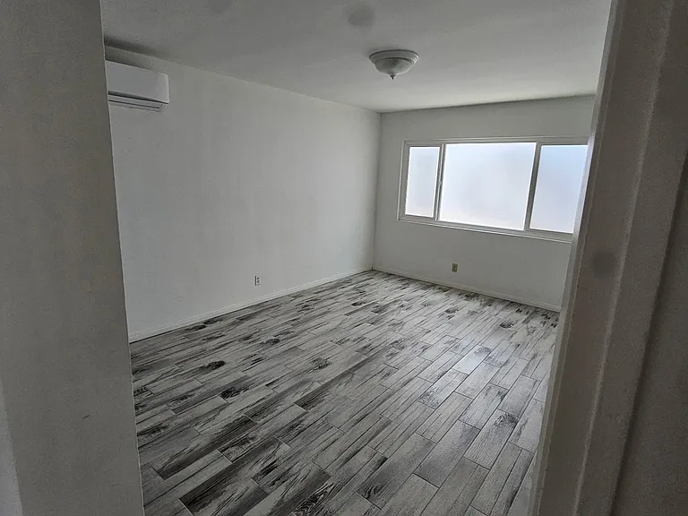 409 E Cedar Ave — Photo 10