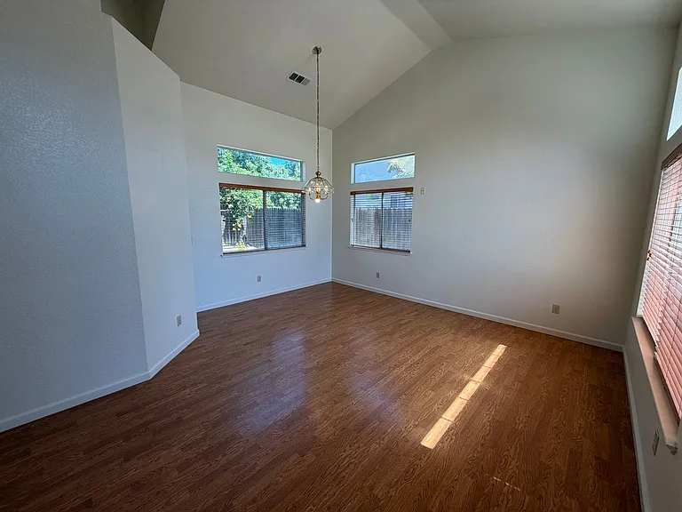 8868 Chadbury Pl — Photo 2