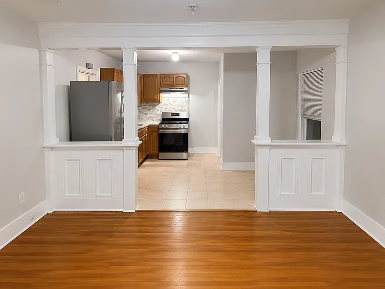 18 Coyle Ave #3F — Photo 1