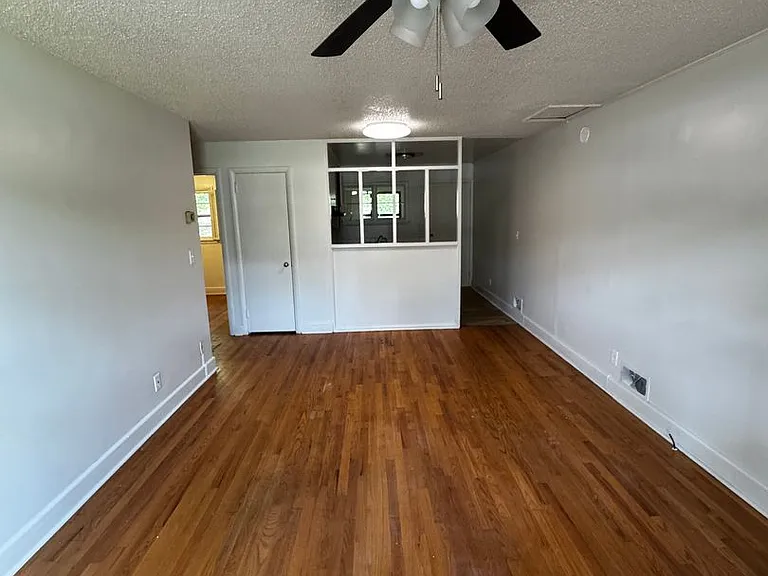 416 Stroud Rd — Photo 17