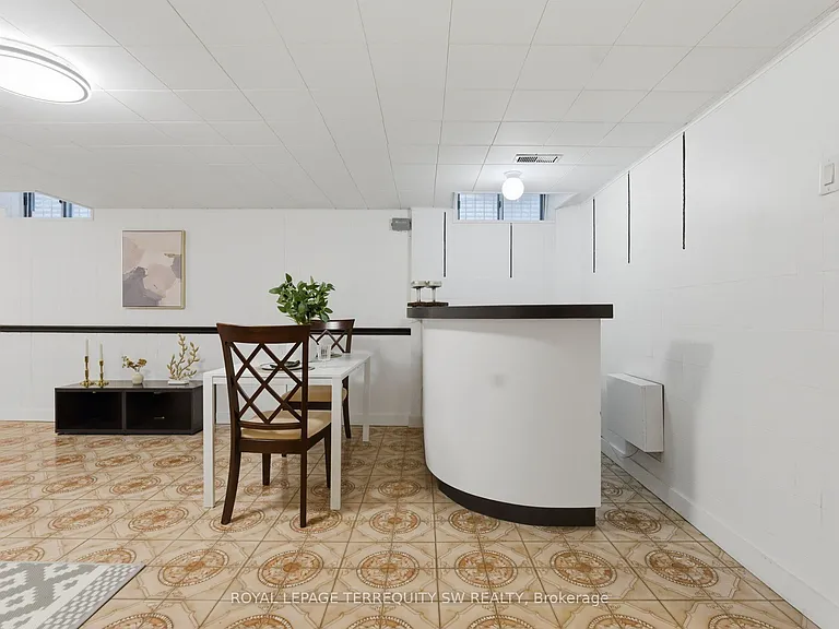 497 Ossington Ave #BASEMENT — Photo 6