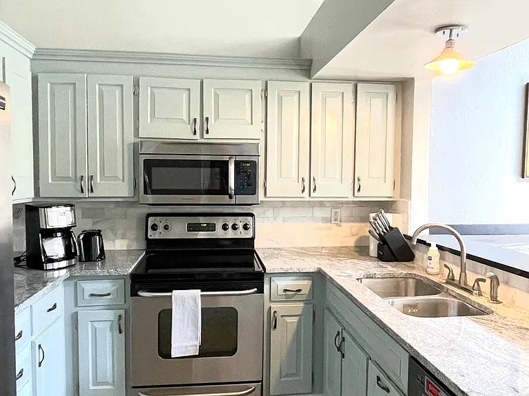 9228 Butterwood Ct — Photo 2