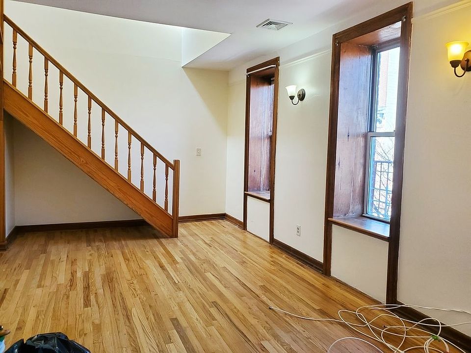 1st image of 350 Lincoln Pl #4L