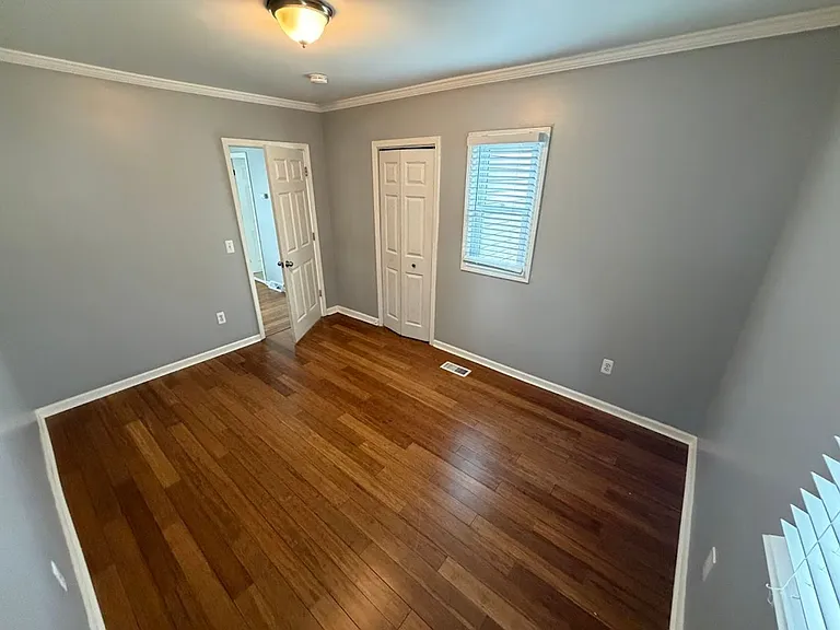 339 E Maplehurst St — Photo 5