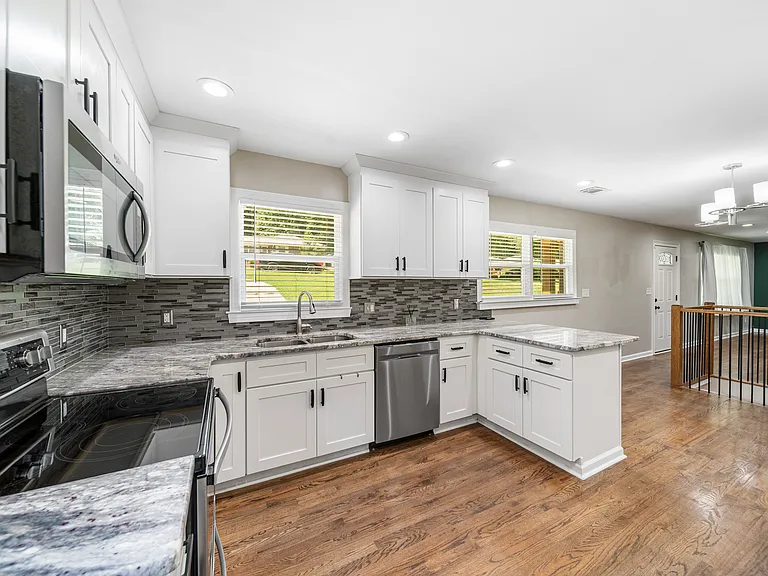2128 Mark Trl — Photo 18
