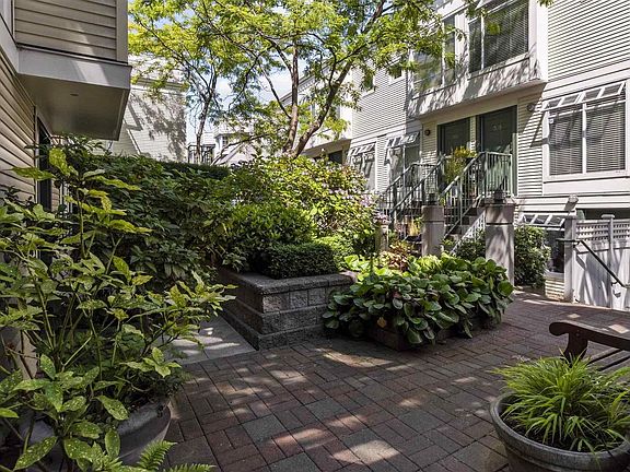 4th image of 3727 W 10th Ave #404