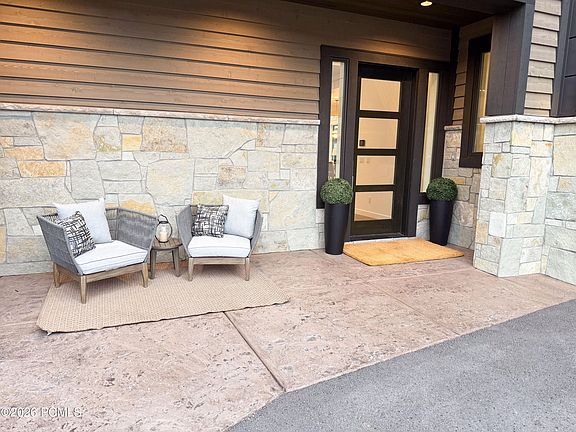 3rd image of 838 N Burro Peak Cir