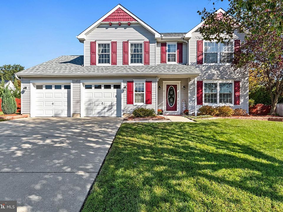 1st image of 15 Briarwood Ln