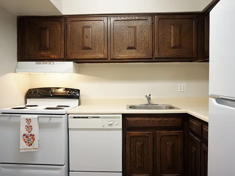 Bishop Hill — Photo 21