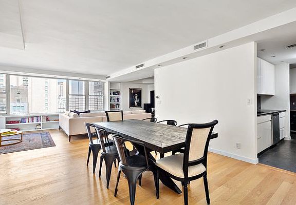 3rd image of 117 E 57th St APT 27B