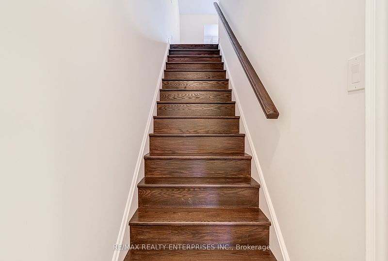 Oakville Townhouse for rent - 3 Bedrooms — photo 22
